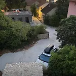 Nespola Vakantiehuis Hodilje